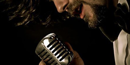 CANTANTE SIN AIRE PARA CANTAR